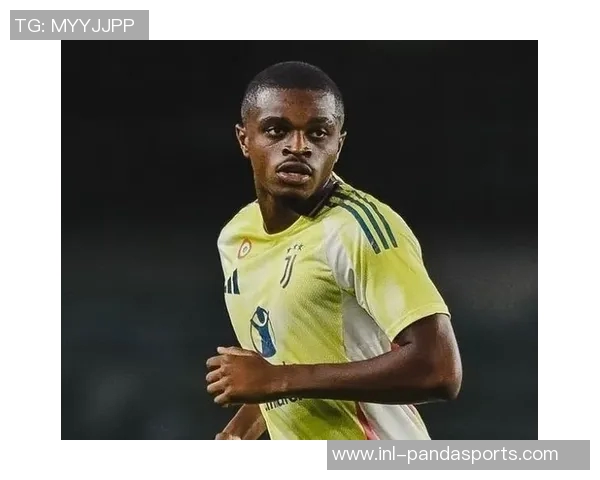 尤文图斯对阵AC米兰海报发布卡卢卢迎战旧主再度交锋 尤文图斯对阵AC米兰海报发布卡卢卢迎战旧主再度交锋