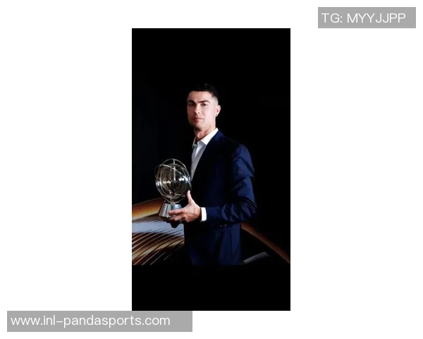 C罗荣获葡萄牙环球声望奖在社交媒体分享喜悦与感激之情