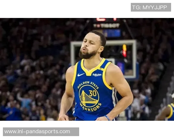 库明加成功指挥库里换防盖掉约基奇勾手展现防守实力