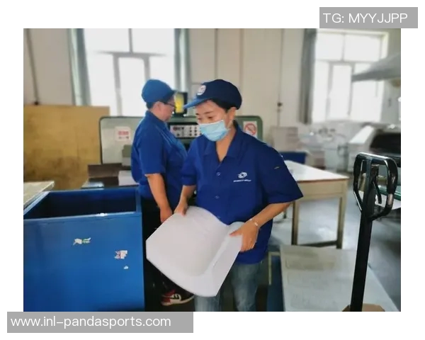 携手并肩感谢每一位为泰山队呐喊助威的12人继续奋战的决心与信念