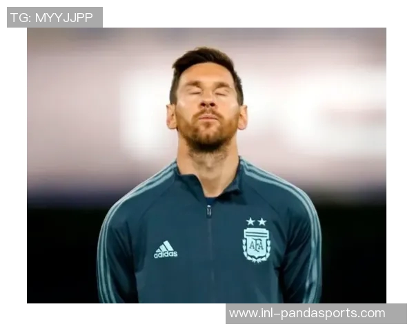 方昊在职业赛事中达成百场里程碑贡献11粒进球展现出色表现 方昊在职业赛事中达成百场里程碑贡献11粒进球展现出色表现