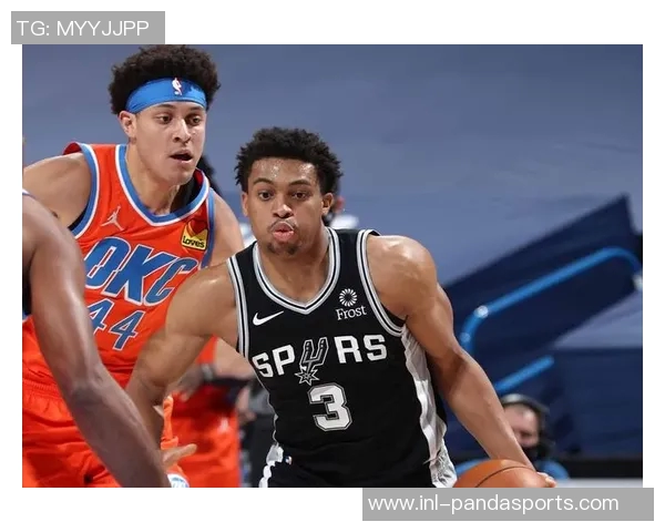 凯尔登约翰逊盛赞卡斯尔在关键时刻的表现为球队带来骄傲与信心