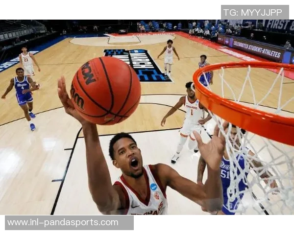 费尔顿:莫布里应学习加内特的心态每晚都要展现出强硬的竞争精神 费尔顿:莫布里应学习加内特的心态每晚都要展现出强硬的竞争精神